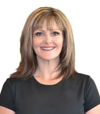 Portrait of Jenn Tenderella, Broker.