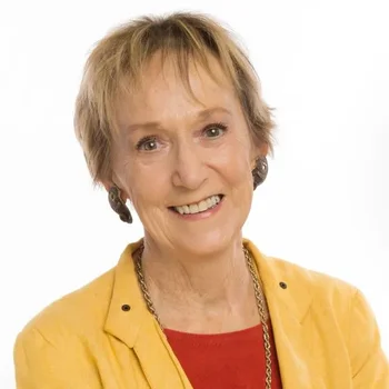 Portrait of Wendy Becker, Broker, ABR