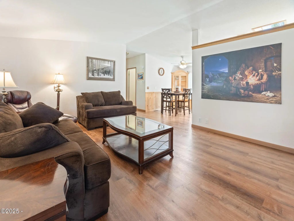 109 E Yates Place | Alsea, Oregon